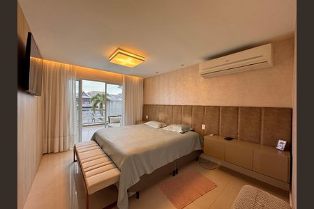 Casa de condomínio para alugar com 490m², 4 quartos e 2 vagasSuíte 1 (Master)