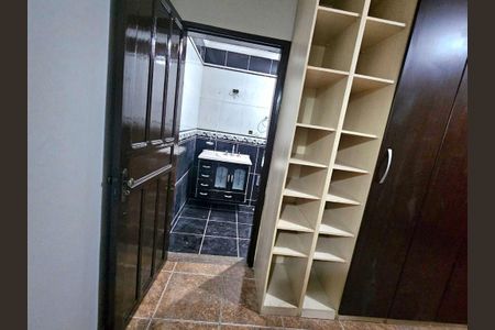 Casa à venda com 3 quartos, 170m² em Jardim Rosa Maria, São Paulo