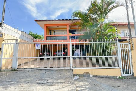 Casa à venda com 333m², 5 quartos e 5 vagasFachada