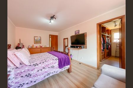 Casa à venda com 333m², 5 quartos e 5 vagasSuíte 2