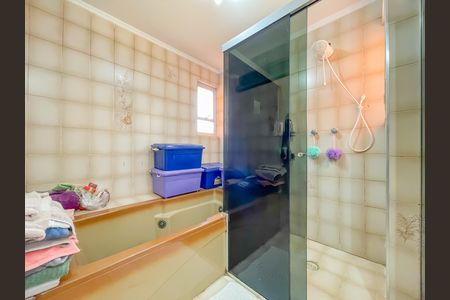 Casa à venda com 333m², 5 quartos e 5 vagasBanheiro da Suíte 2
