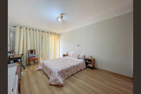 Casa à venda com 333m², 5 quartos e 5 vagasQuarto 4