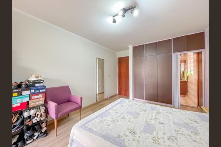 Casa à venda com 333m², 5 quartos e 5 vagasSuíte 3