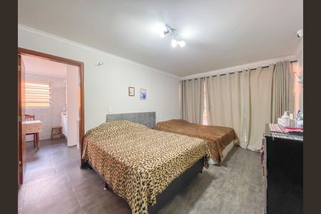 Casa à venda com 333m², 5 quartos e 5 vagasSuíte 1