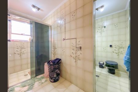 Casa à venda com 333m², 5 quartos e 5 vagasBanheiro 4