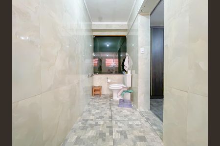 Casa à venda com 333m², 5 quartos e 5 vagasBanheiro da Suíte 1