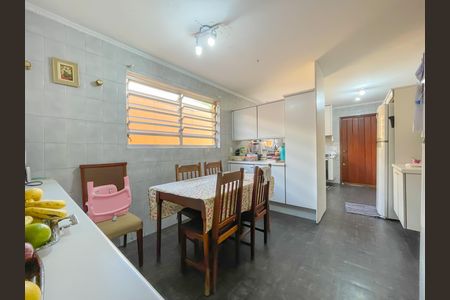 Casa à venda com 333m², 5 quartos e 5 vagasCopa e Cozinha