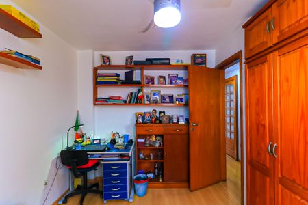 Apartamento à venda com 96m², 3 quartos e 2 vagas Apartamento à venda com 96m², 3 quartos e 2 vagasQuarto 2