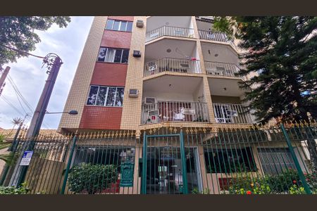 Apartamento à venda com 96m², 3 quartos e 2 vagas Apartamento à venda com 96m², 3 quartos e 2 vagasFachada do Prédio com placa
