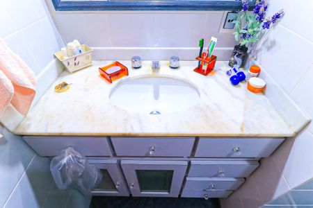 Apartamento à venda com 96m², 3 quartos e 2 vagas Apartamento à venda com 96m², 3 quartos e 2 vagasBanheiro da Suíte