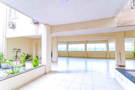 Apartamento à venda com 96m², 3 quartos e 2 vagas Apartamento à venda com 96m², 3 quartos e 2 vagasÁrea comum - Salão de festas