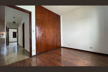 Casa à venda com 159m², 3 quartos e 4 vagas