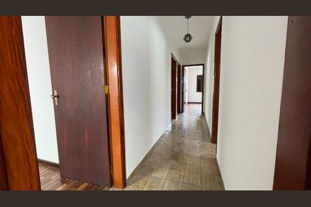 Casa à venda com 159m², 3 quartos e 4 vagas