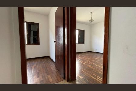 Casa à venda com 159m², 3 quartos e 4 vagas