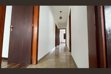 Casa à venda com 159m², 3 quartos e 4 vagas