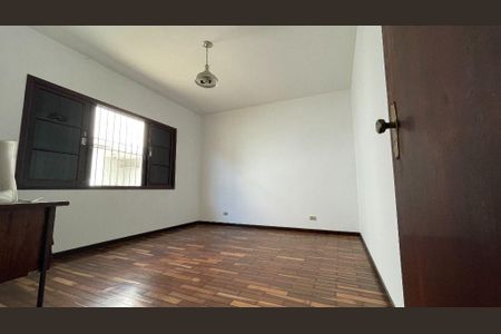 Casa à venda com 159m², 3 quartos e 4 vagas