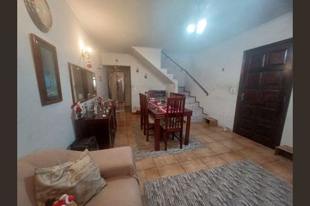 Casa à venda com 3 quartos, 150m² em Jardim Mangalot, São Paulo