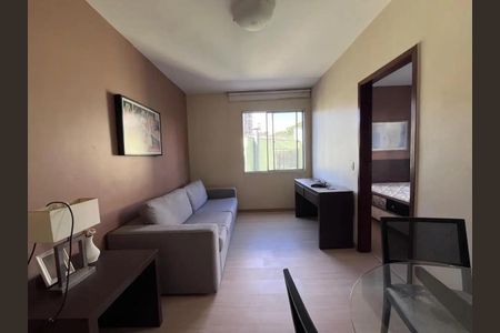 Sala de kitnet/studio para alugar com 1 quarto, 40m² em Funcionários, Belo Horizonte