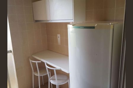 Cozinha de kitnet/studio para alugar com 1 quarto, 40m² em Funcionários, Belo Horizonte