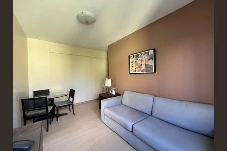 Sala de kitnet/studio para alugar com 1 quarto, 40m² em Funcionários, Belo Horizonte