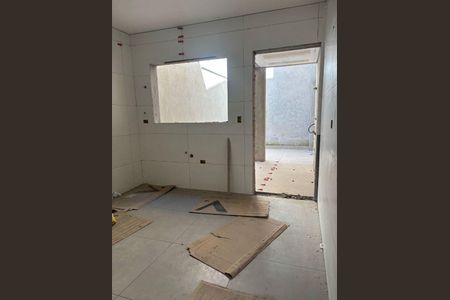 Casa à venda com 105m², 2 quartos e 2 vagas