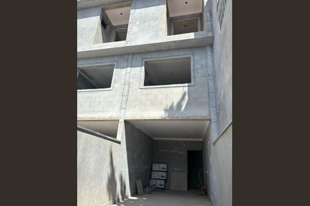 Casa à venda com 2 quartos, 105m² em Vila Rica, São Paulo