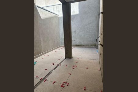 Casa à venda com 105m², 2 quartos e 2 vagas