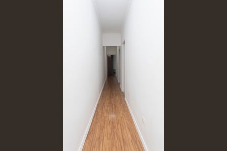 Casa à venda com 200m², 4 quartos e 2 vagasCorredor