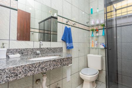 Casa à venda com 200m², 4 quartos e 2 vagasBanheiro