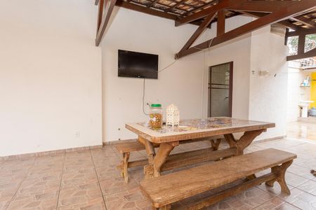 Casa à venda com 200m², 4 quartos e 2 vagasVaranda