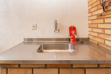Casa à venda com 200m², 4 quartos e 2 vagasChurrasqueira
