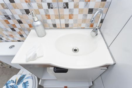 Casa à venda com 200m², 4 quartos e 2 vagasBanheiro - Edícula