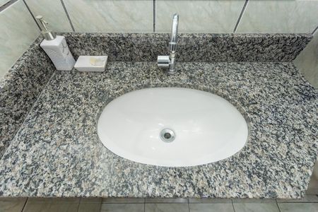 Casa à venda com 200m², 4 quartos e 2 vagasBanheiro