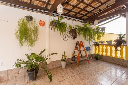 Casa à venda com 200m², 4 quartos e 2 vagasVaranda