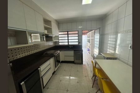 Casa à venda com 120m², 2 quartos e 1 vaga