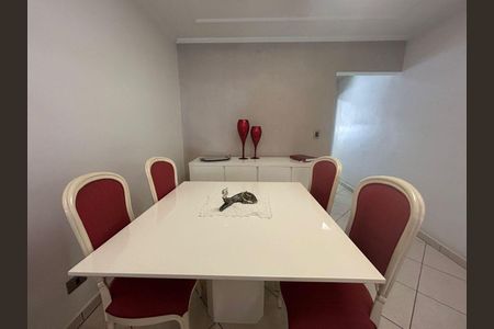Casa à venda com 2 quartos, 120m² em Jardim Cláudia, São Paulo