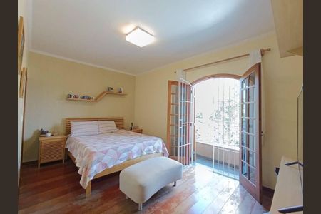 Casa à venda com 3 quartos, 250m² em Parque Ipe, São Paulo