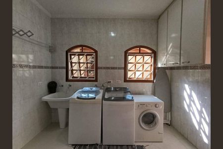 Casa à venda com 250m², 3 quartos e sem vaga