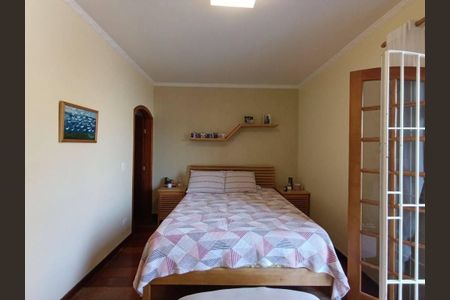 Casa à venda com 3 quartos, 250m² em Parque Ipe, São Paulo