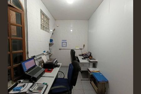 Casa à venda com 250m², 3 quartos e sem vaga