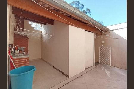 Casa à venda com 250m², 3 quartos e sem vaga