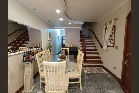 Casa à venda com 3 quartos, 250m² em Parque Ipe, São Paulo
