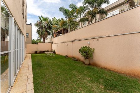 Casa à venda com 468m², 5 quartos e 2 vagas