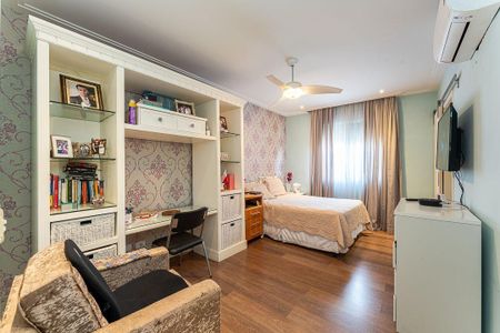 Casa à venda com 468m², 5 quartos e 2 vagas