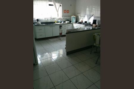 Casa à venda com 205m², 3 quartos e 4 vagas