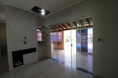 Sala de casa para alugar com 2 quartos, 200m² em Ribeirânia, Ribeirão Preto