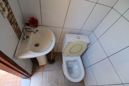 Casa para alugar com 200m², 2 quartos e 6 vagasBanheiro 
