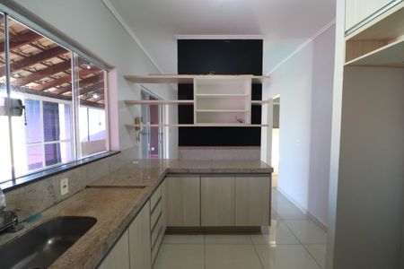 Cozinha  de casa para alugar com 2 quartos, 200m² em Ribeirânia, Ribeirão Preto