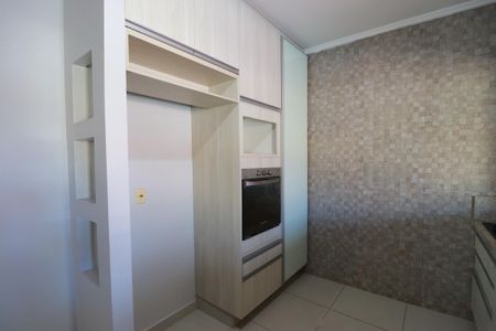 Casa para alugar com 200m², 2 quartos e 6 vagasCozinha 