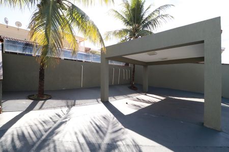 Casa para alugar com 200m², 2 quartos e 6 vagasQuintal 